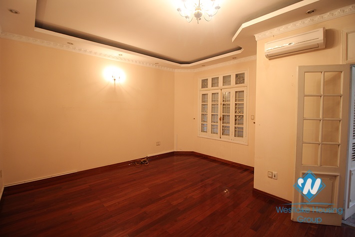 Nice house with small yard for rent in Au Co st, tay Ho, Ha Noi